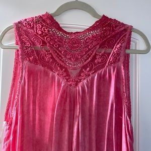 Umgee size medium, beautiful coral color